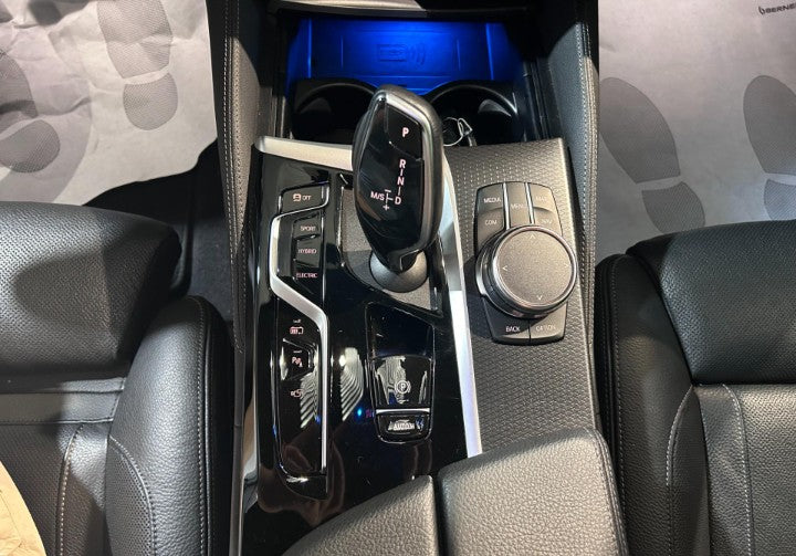 Bmw 530e Touring Luxury auto Sequential PHEV Petrol. 184cv