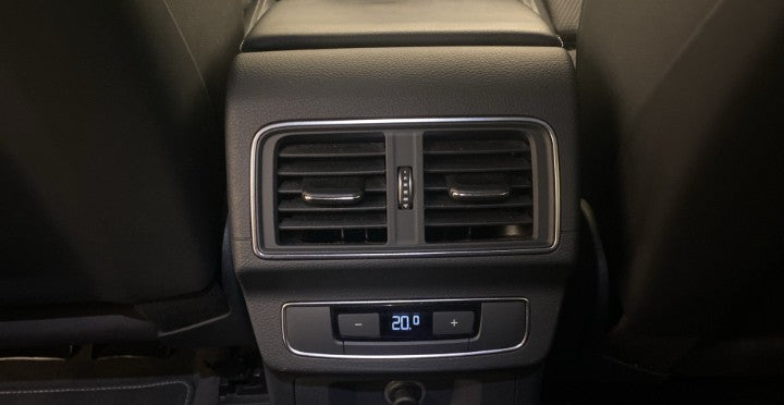 Audi Q5 40 2.0 tdi Business Sport quattro 190cv s-troni Garanzia 12 mesi.✅ Chilometraggio certificati ✅ Fatturabile iva esposta ✅Consegna in tutta Italia.Motore e cambio in ottime condizioni,Clima automatico, cruiser control, rimessa in carreggiata,anti