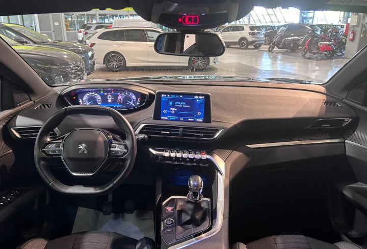 Peugeot 3008 1.2 puretech t Active Pack s&s 130cv Manual 64568 km,