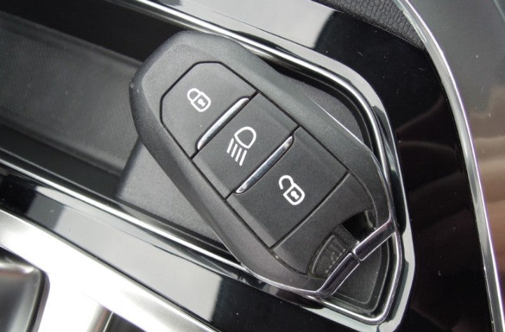 ❌ riservata Cardillo❌. Peugeot 3008 1.5 bluehdi Allure s&s 130cv eat8 Automatic Diesel
112070 km,