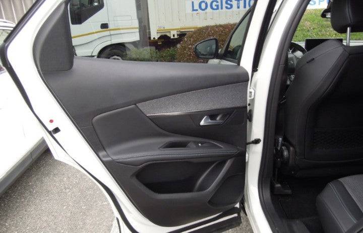 ❌ riservata Cardillo❌. Peugeot 3008 1.5 bluehdi Allure s&s 130cv eat8 Automatic Diesel
112070 km,