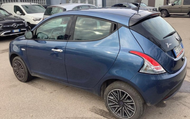 Lancia Ypsilon 1.0 firefly hybrid Gold s&s 70cv Manual Hybrid
70PS), Hybrid, , 19533 km,