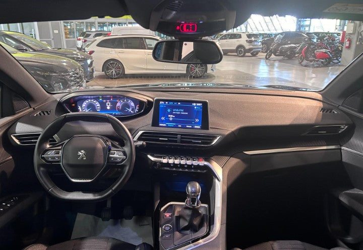 Peugeot 3008 1.2 puretech t Active Pack s&s 130cv Manual  64568 km,