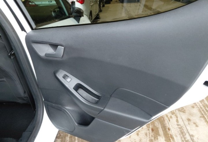 Ford Fiesta 5p 1.1 Titanium 75cv Manual benzina 
(75PS), Petrol, , 35000 km,