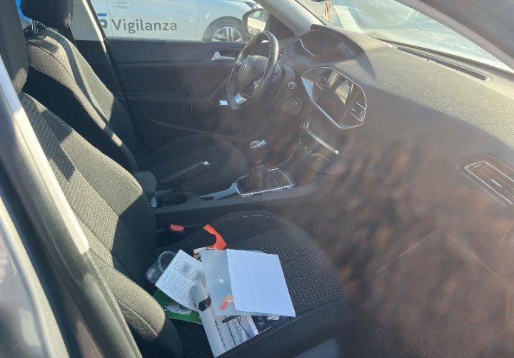 Peugeot 308 SW 1.5 bluehdi Active Business s&s 130cv my20 Manual Diesel
(130cv),152333 km,