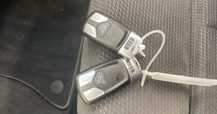 Audi Q5 40 2.0 tdi Business Sport quattro 190cv s-troni  Garanzia 12 mesi.✅ Chilometraggio certificati ✅ Fatturabile iva esposta ✅Consegna in tutta Italia.Motore e cambio in ottime condizioni,Clima automatico, cruiser control, rimessa in carreggiata,anti