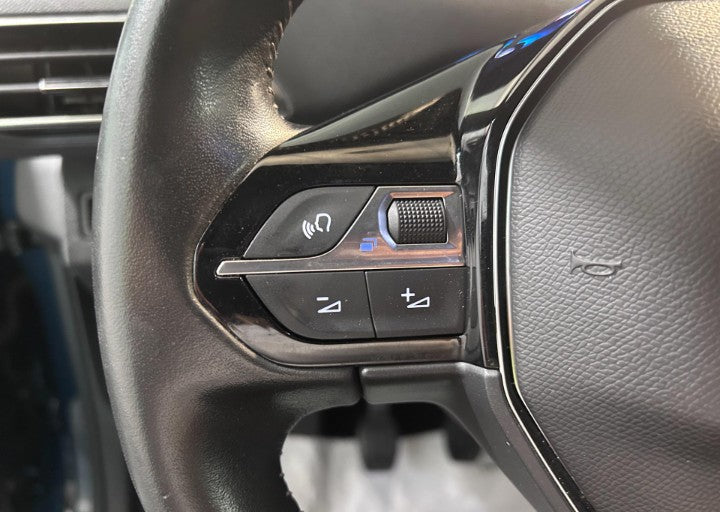 Peugeot 3008 1.2 puretech t Active Pack s&s 130cv Manual  64568 km,