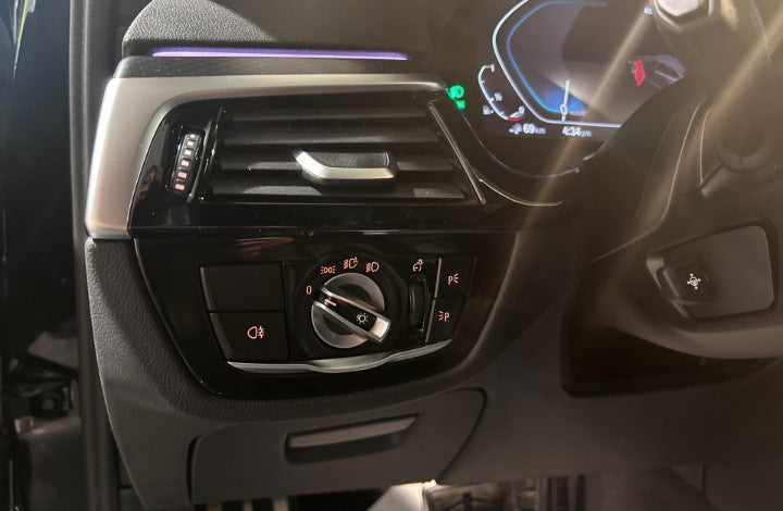 Bmw 530e Touring Luxury auto Sequential PHEV Petrol.             184cv