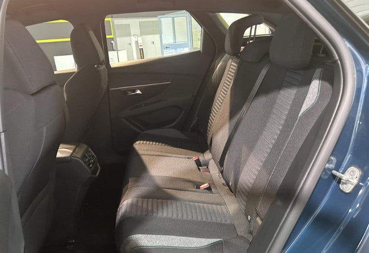 Peugeot 3008 1.2 puretech t Active Pack s&s 130cv Manual  64568 km,