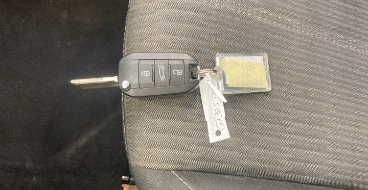 Opel Corsa 1.2 Edition 75cv Manual Petrol
(75cv), 126808 km,