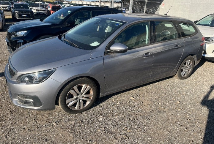 Peugeot 308 SW 1.5 bluehdi Active Business s&s 130cv my20 Manual Diesel
(130cv),152333 km,