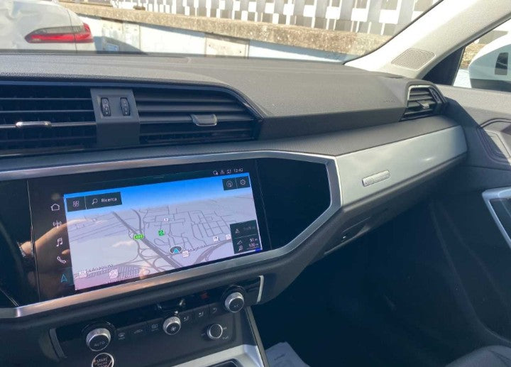 Audi Q3 35 TDI S tronic Business Advanced Sequential Diesel
km 49500.    12 / 2020.     150cv