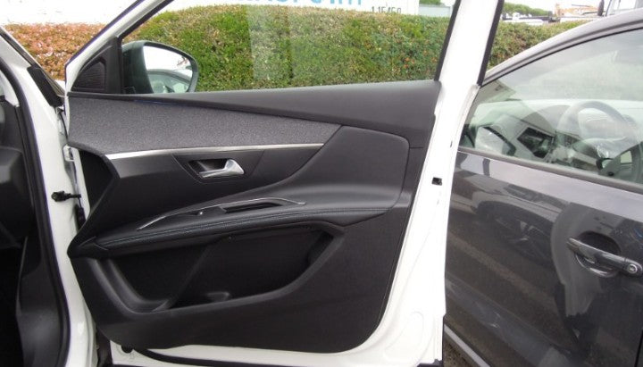 ❌ riservata Cardillo❌.     Peugeot 3008 1.5 bluehdi Allure s&s 130cv eat8 Automatic Diesel
 112070 km,