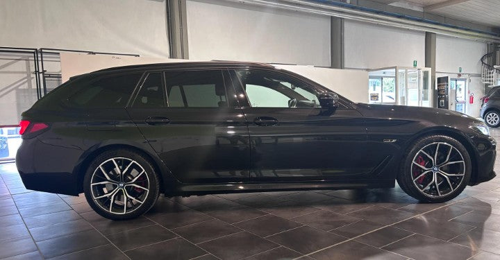 Bmw 530e Touring Luxury auto Sequential PHEV Petrol.             184cv