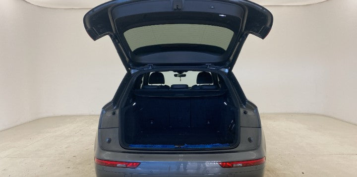 Audi Q5 40 2.0 tdi Business Sport quattro 190cv s-troni  Garanzia 12 mesi.✅ Chilometraggio certificati ✅ Fatturabile iva esposta ✅Consegna in tutta Italia.Motore e cambio in ottime condizioni,Clima automatico, cruiser control, rimessa in carreggiata,anti