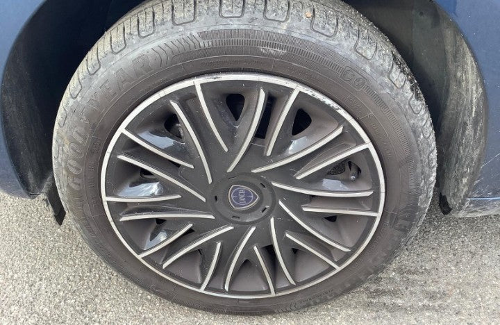 Lancia Ypsilon 1.0 firefly hybrid Gold s&s 70cv Manual Hybrid
70PS), Hybrid, , 19533 km,