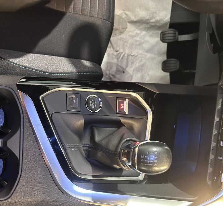 Peugeot 3008 1.2 puretech t Active Pack s&s 130cv Manual  64568 km,