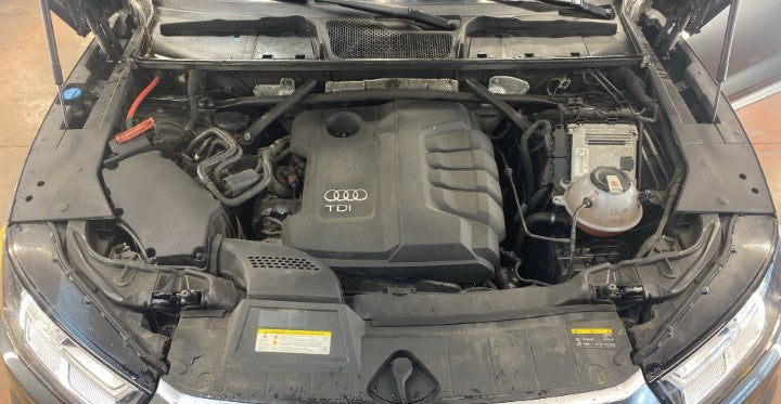 Audi Q5 40 2.0 tdi Business Sport quattro 190cv s-troni  Garanzia 12 mesi.✅ Chilometraggio certificati ✅ Fatturabile iva esposta ✅Consegna in tutta Italia.Motore e cambio in ottime condizioni,Clima automatico, cruiser control, rimessa in carreggiata,anti